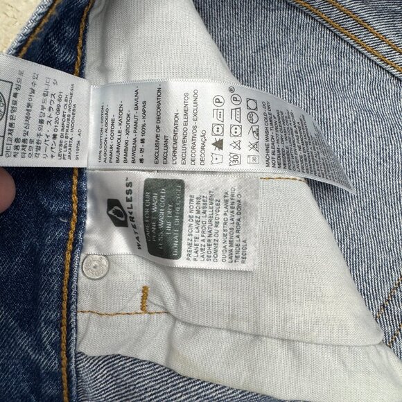 Levi's Premium 501 Womens Blue Jean Pants Distressed Button Fly, Size 31/26 NWT - Picture 7 of 13